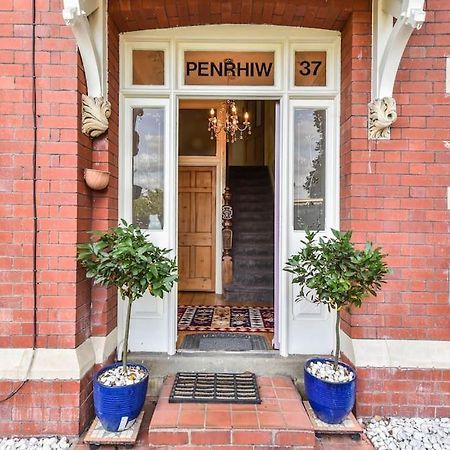 Traditional 3-Bed Property In Pontcanna With Parking Cardiff Bagian luar foto