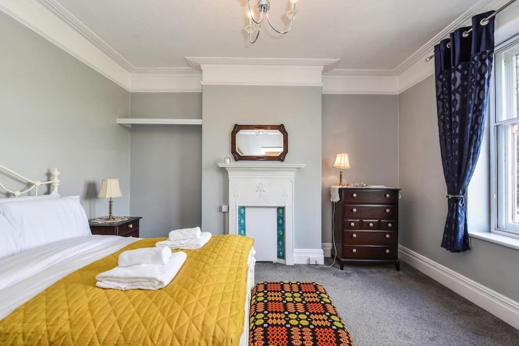 Traditional 3-Bed Property In Pontcanna With Parking Cardiff Bagian luar foto
