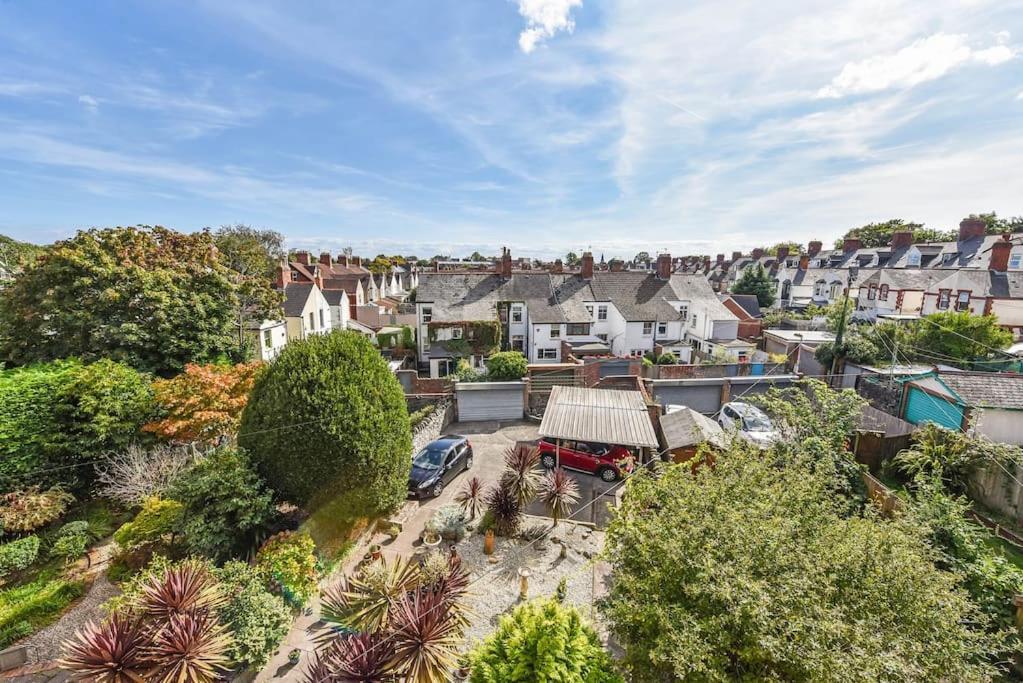 Traditional 3-Bed Property In Pontcanna With Parking Cardiff Bagian luar foto