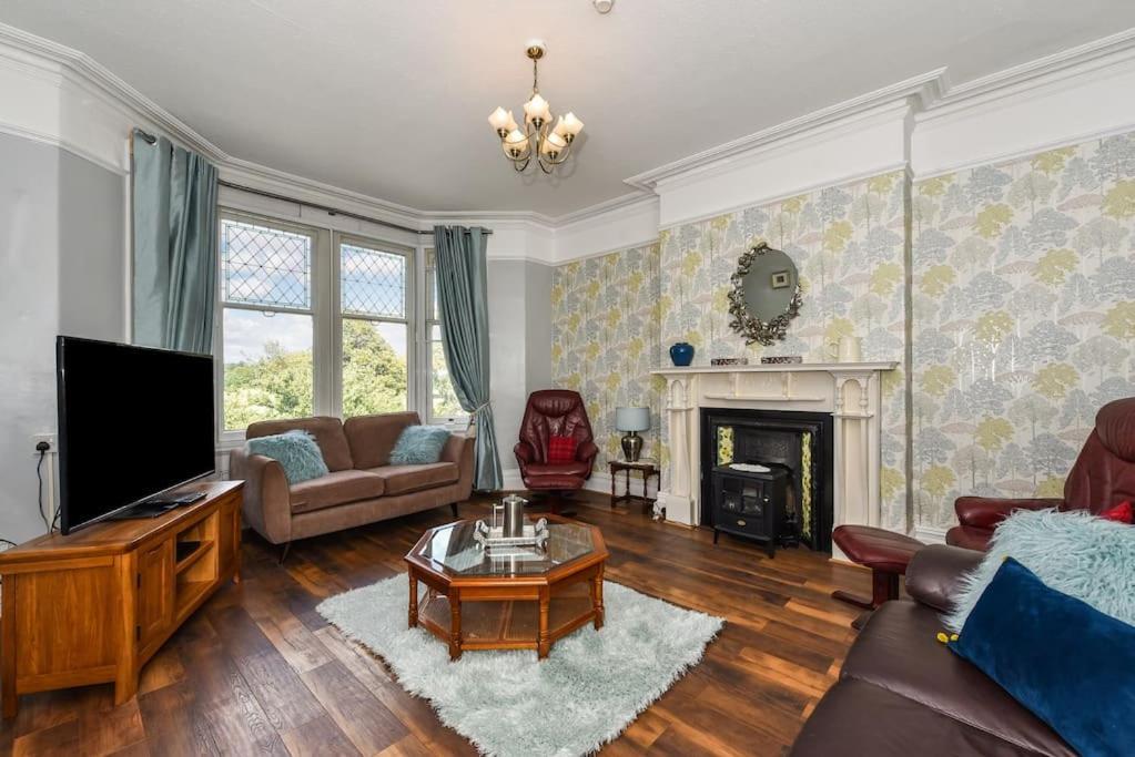 Traditional 3-Bed Property In Pontcanna With Parking Cardiff Bagian luar foto