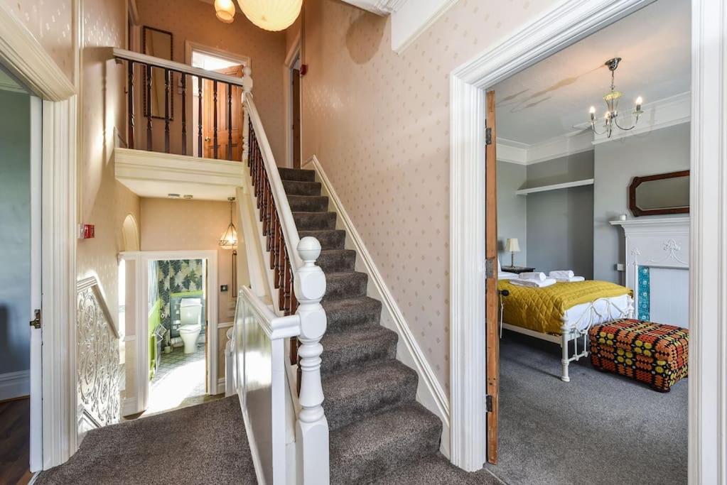 Traditional 3-Bed Property In Pontcanna With Parking Cardiff Bagian luar foto