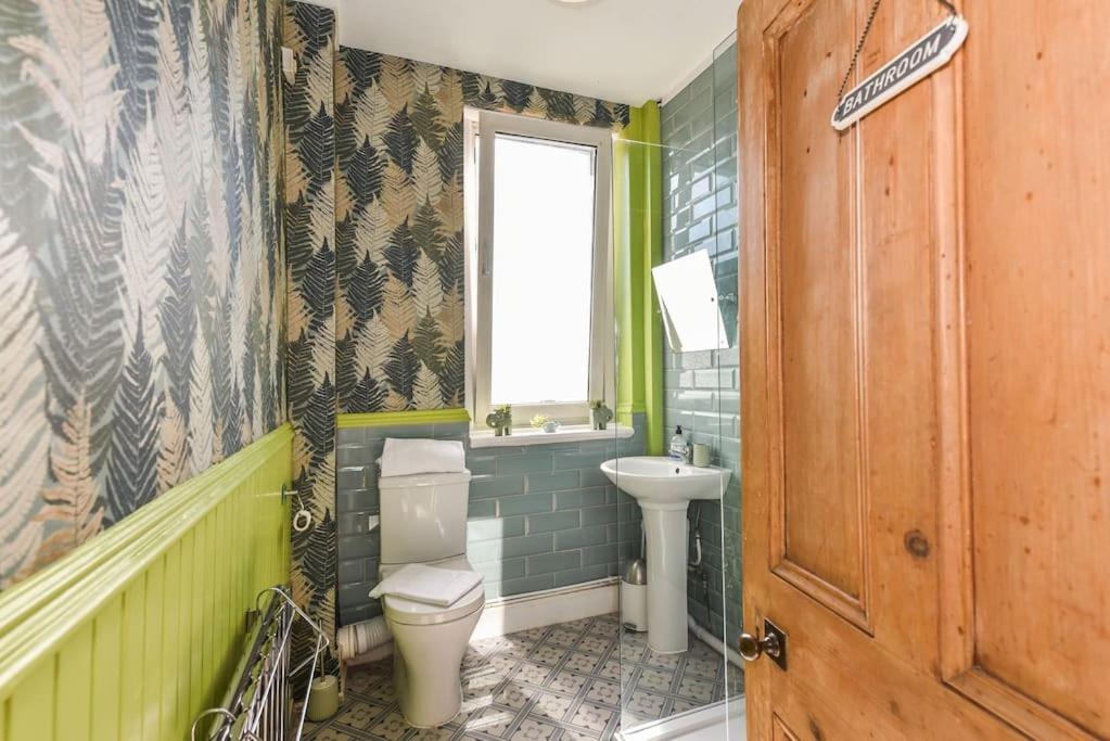 Traditional 3-Bed Property In Pontcanna With Parking Cardiff Bagian luar foto