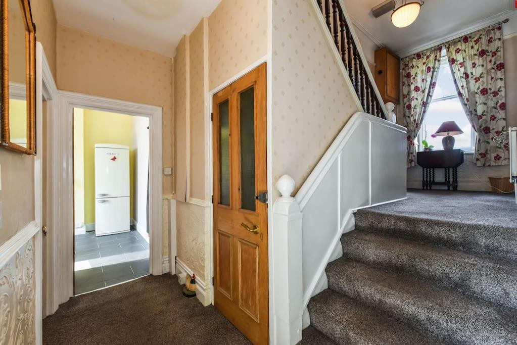 Traditional 3-Bed Property In Pontcanna With Parking Cardiff Bagian luar foto